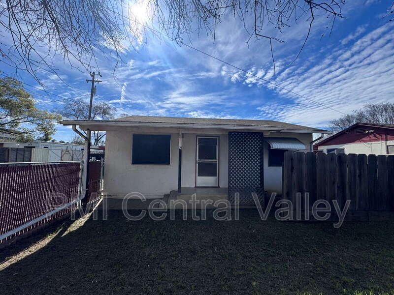 340 Sperry Ave in Patterson, CA - Building Photo