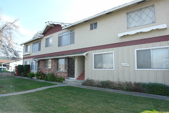 1290 Lewis St in Santa Clara, CA - Foto de edificio - Building Photo