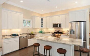 47 Alpine St, Unit #1 in Boston, MA - Building Photo - Building Photo