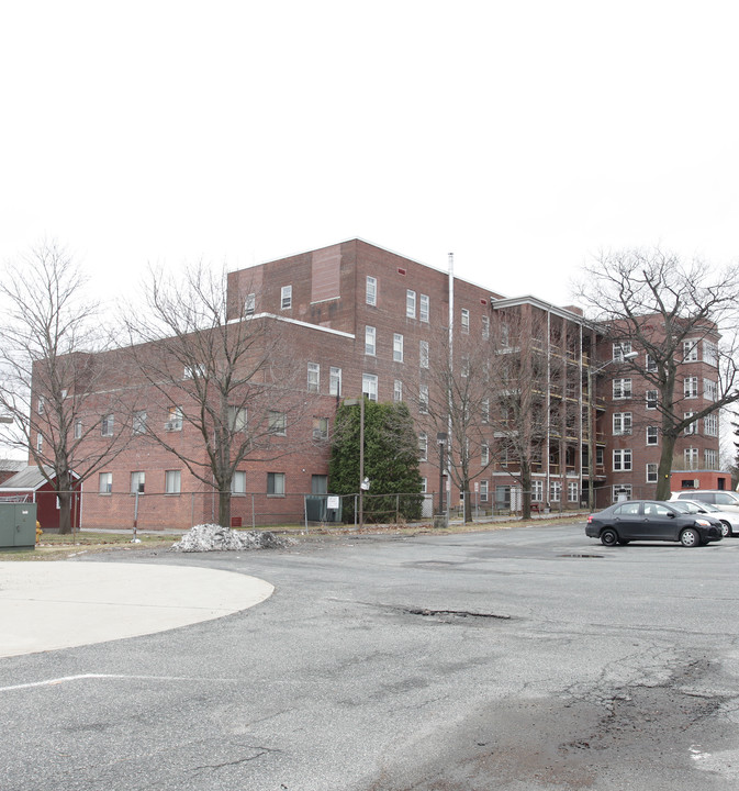 Providence Court in Pittsfield, MA - Foto de edificio