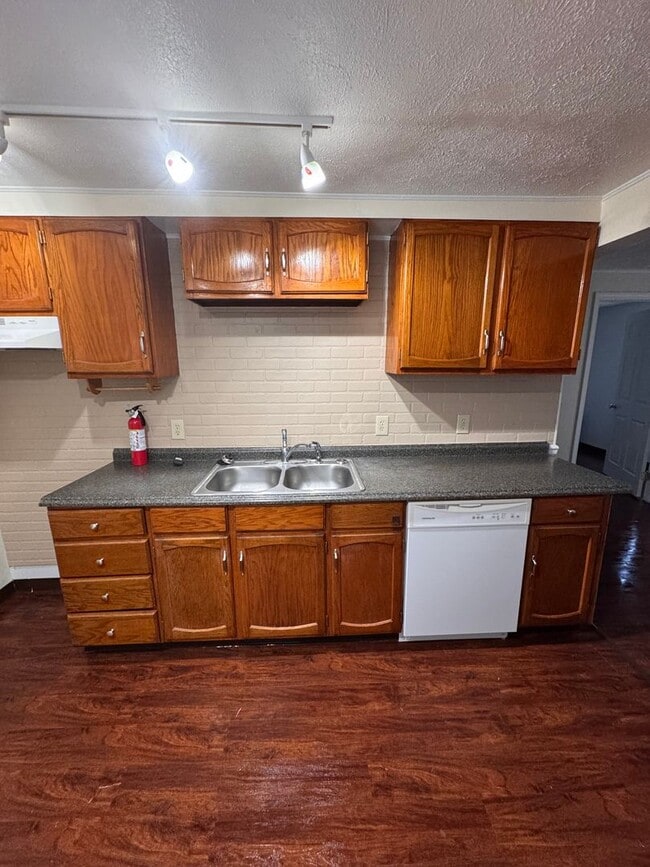 127 N Roanoke Ave in Youngstown, OH - Building Photo - Building Photo