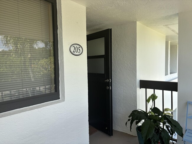 2840 Casa Way in Delray Beach, FL - Building Photo - Building Photo