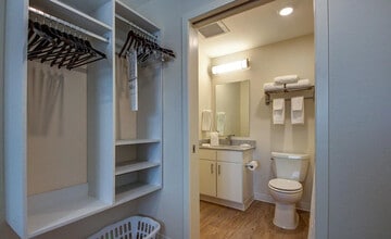 2210 N Glenville Dr in Richardson, TX - Building Photo - Building Photo