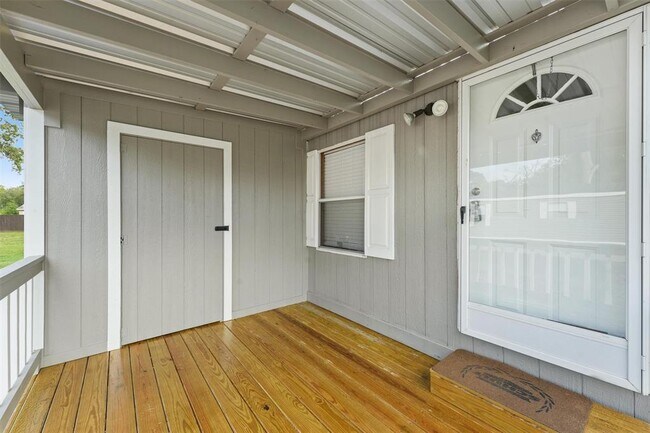 21601 Dogwood Dr in New Caney, TX - Building Photo - Building Photo