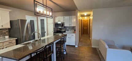 2013 Ambleside Dr in Colorado Springs, CO - Foto de edificio - Building Photo