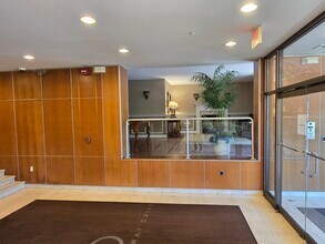 60 Parkway Dr E, Unit 8F in East Orange, NJ - Foto de edificio - Building Photo