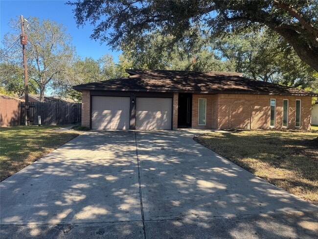 property at 527 Kingsbury Ln