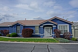 10591 Iron Point Cir in Reno, NV - Building Photo - Building Photo