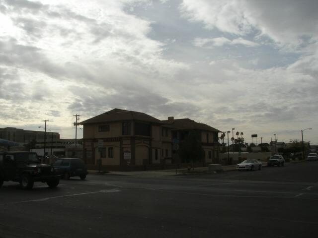 Four Plex in Yuma, AZ - Foto de edificio - Building Photo