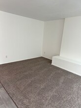 7109 SE Martins St in Portland, OR - Building Photo - Building Photo