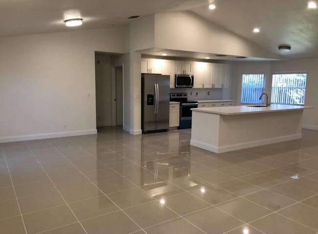 2282 SW Natema Rd in Port St. Lucie, FL - Building Photo - Building Photo