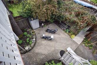 2533 NE Clackamas St in Portland, OR - Foto de edificio - Building Photo