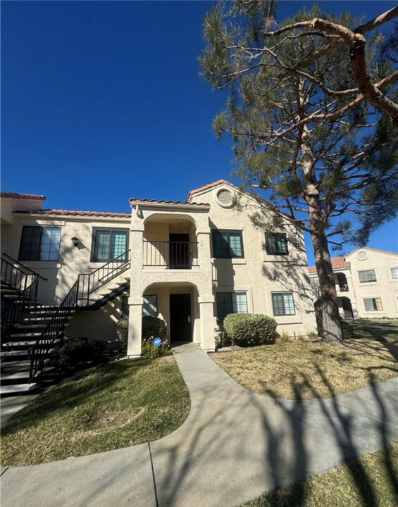 2554 Olive Dr, Unit 171 in Palmdale, CA - Building Photo