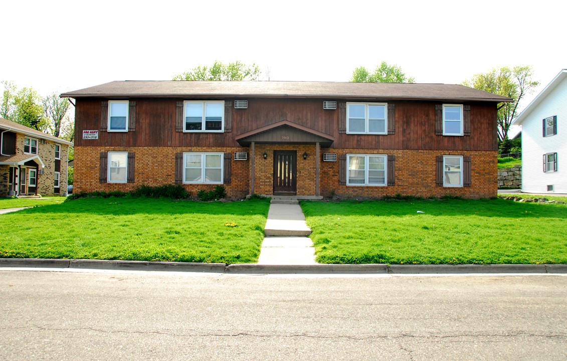 Spartan Drive Apartments in McFarland, WI - Building Photo