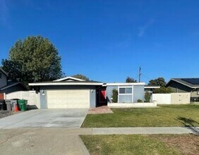 1025 W Rancho Rd in Corona, CA - Building Photo - Building Photo