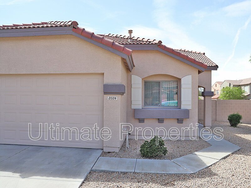 2026 S 83rd Dr in Tolleson, AZ - Building Photo