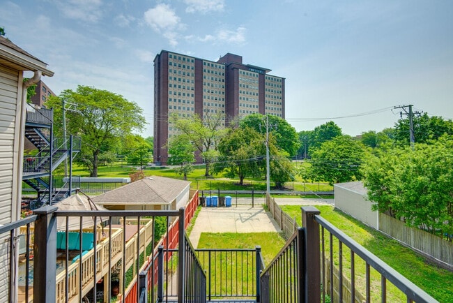 4241 S Langley Ave in Chicago, IL - Building Photo - Building Photo