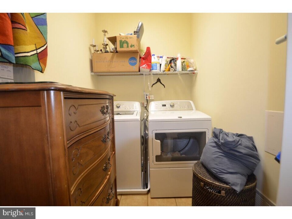 1338 Sierra Dr in Trenton, NJ - Building Photo