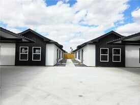 13 E Royal Palm Dr in Mercedes, TX - Building Photo