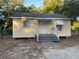 2227 17th Ave in Gulfport, MS - Building Photo