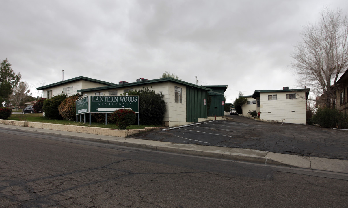 Lantern Woods Apartments in Barstow, CA - Building Photo