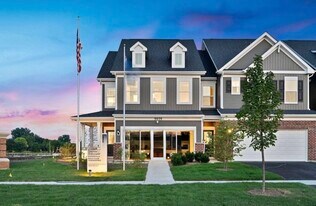 2256 Horseshoe Cir in Naperville, IL - Building Photo