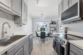 450 W Vermont Ave, Unit 450 W Vermont Apt 602 in Escondido, CA - Building Photo - Building Photo