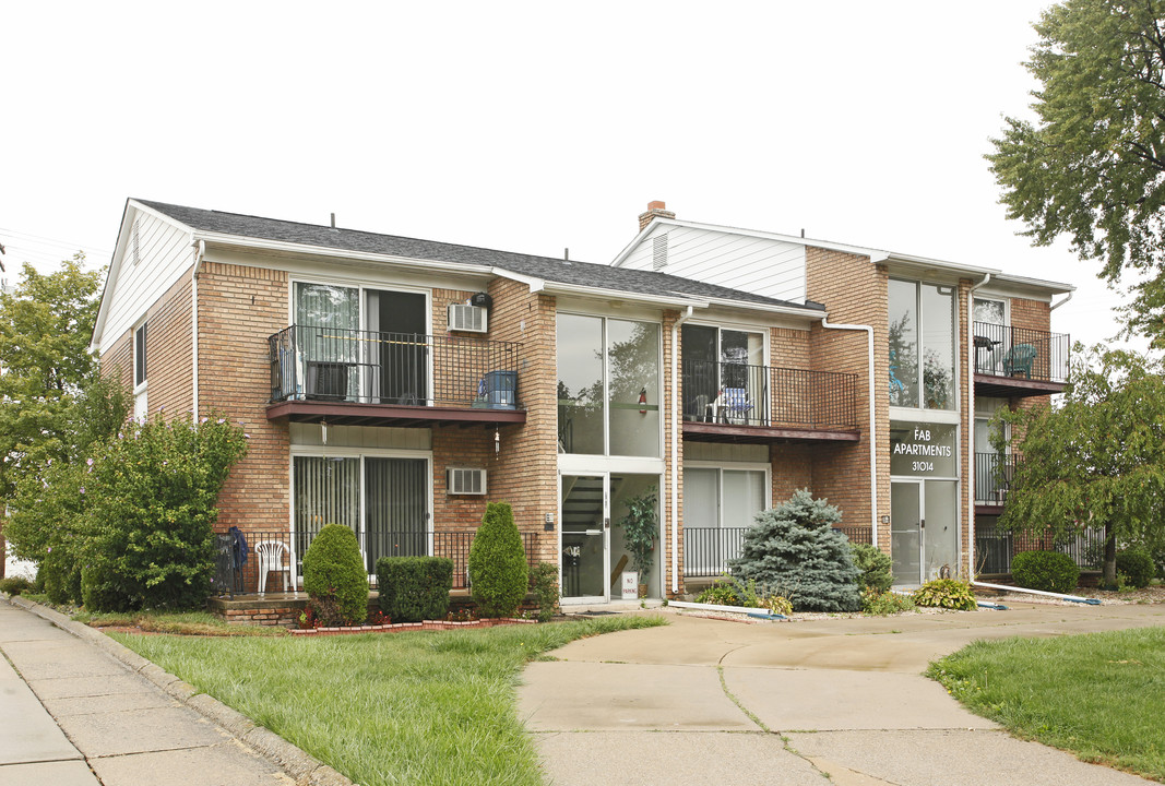 Fab Apartments in Garden City, MI - Building Photo