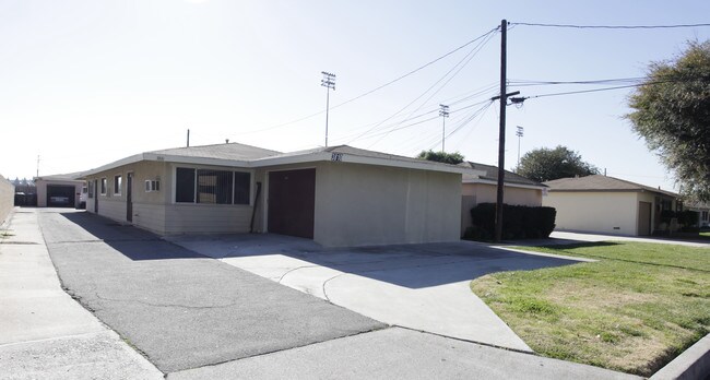 3810-3830 Franklin Ave in Fullerton, CA - Foto de edificio - Building Photo