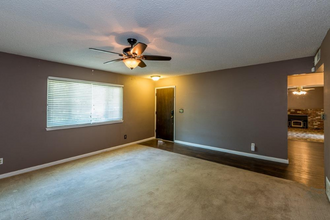 1503 E Warner Ave in Fresno, CA - Foto de edificio - Building Photo