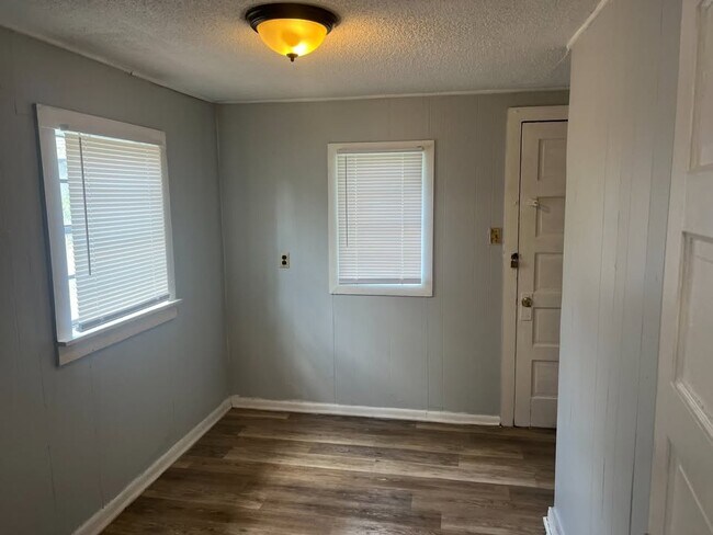 1302 Southern Ave in Hattiesburg, MS - Building Photo - Building Photo