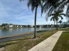 1110 Green Pine Blvd in West Palm Beach, FL - Building Photo - Building Photo