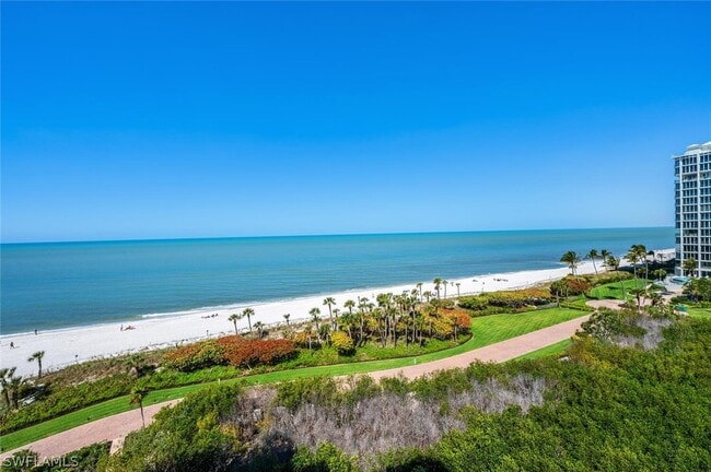 20 Seagate Dr in Naples, FL - Foto de edificio - Building Photo