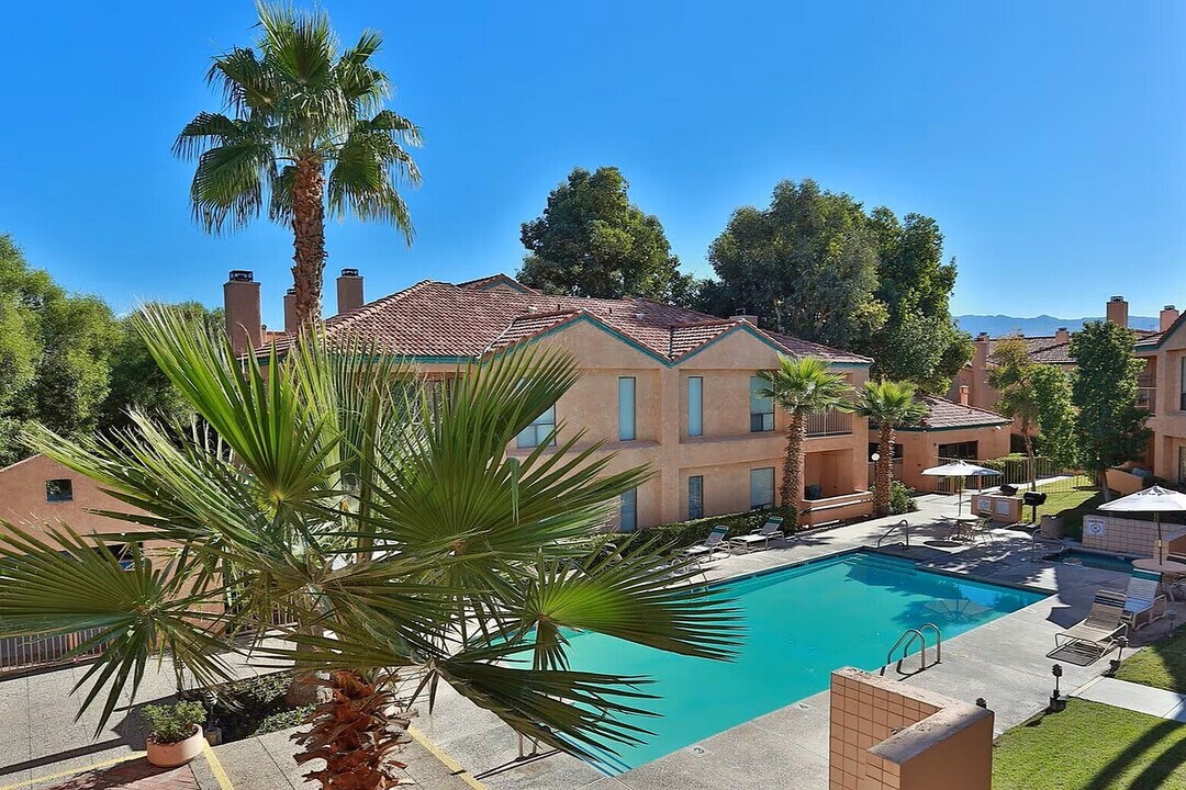 Emerald Pointe Apartments in Tucson, AZ - Foto de edificio