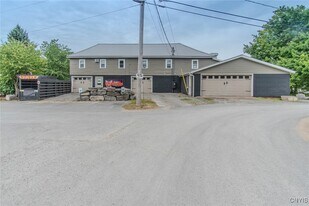 45 Wigwam Dr in Pulaski, NY - Building Photo