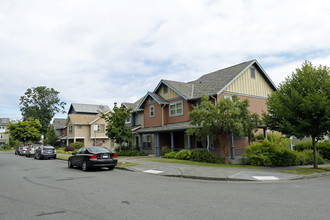 Rainier Vista in Seattle, WA - Foto de edificio - Building Photo