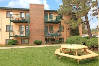 Villas At Wadsworth Station in Lakewood, CO - Foto de edificio - Building Photo