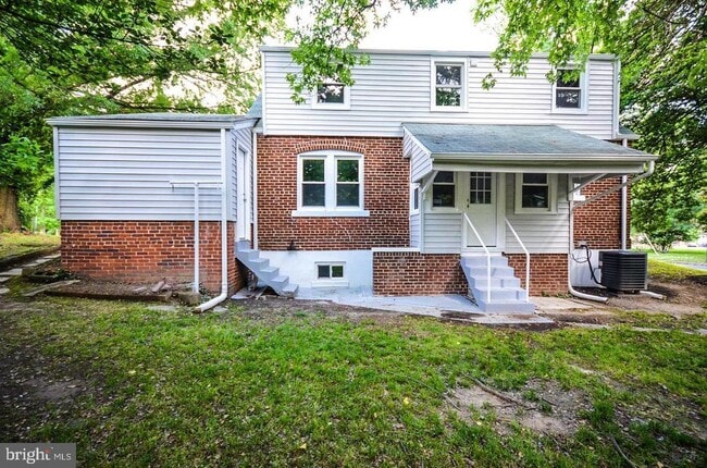 property at 4800 Avondale Rd