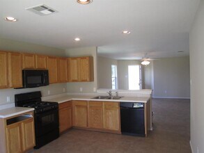 13124 Maidenhair Tr in Elgin, TX - Building Photo - Building Photo