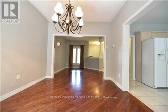 55 Ballymore Dr in Aurora, ON - Building Photo - Building Photo