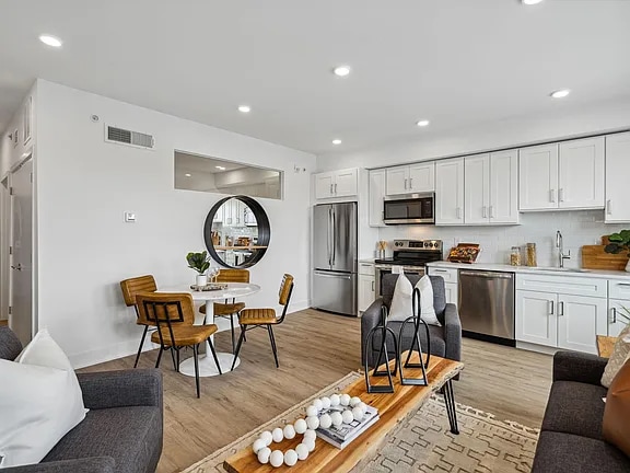 1201 W Girard Ave in Philadelphia, PA - Building Photo - Building Photo