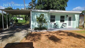 240 S Cypress Way in Casselberry, FL - Building Photo
