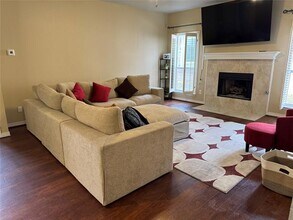 3448 Lark Meadow Way in Dallas, TX - Building Photo - Building Photo