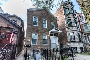 1431 W Flournoy St in Chicago, IL - Building Photo