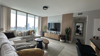 79 SW 12th St, Unit 3603 in Miami, FL - Building Photo - Building Photo