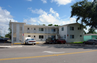 14305 NE 6th Ave in North Miami, FL - Building Photo - Building Photo