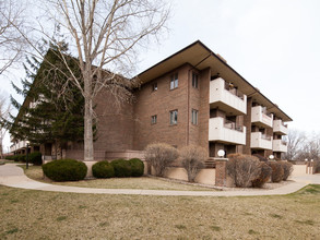 Courtyard at Lakewood in Lakewood, CO - Building Photo - Building Photo