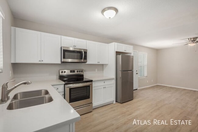 property at 1011 E Commonwealth Pl