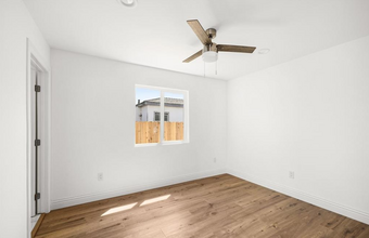 947 W Magnolia St in Compton, CA - Foto de edificio - Building Photo