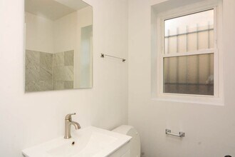 2347 N Drake Ave, Unit 3533-3 in Chicago, IL - Foto de edificio - Building Photo